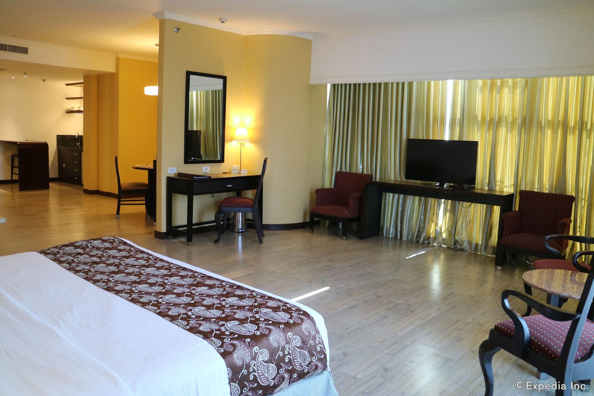 Days Hotel By Wyndham Iloilo Ngoại thất bức ảnh