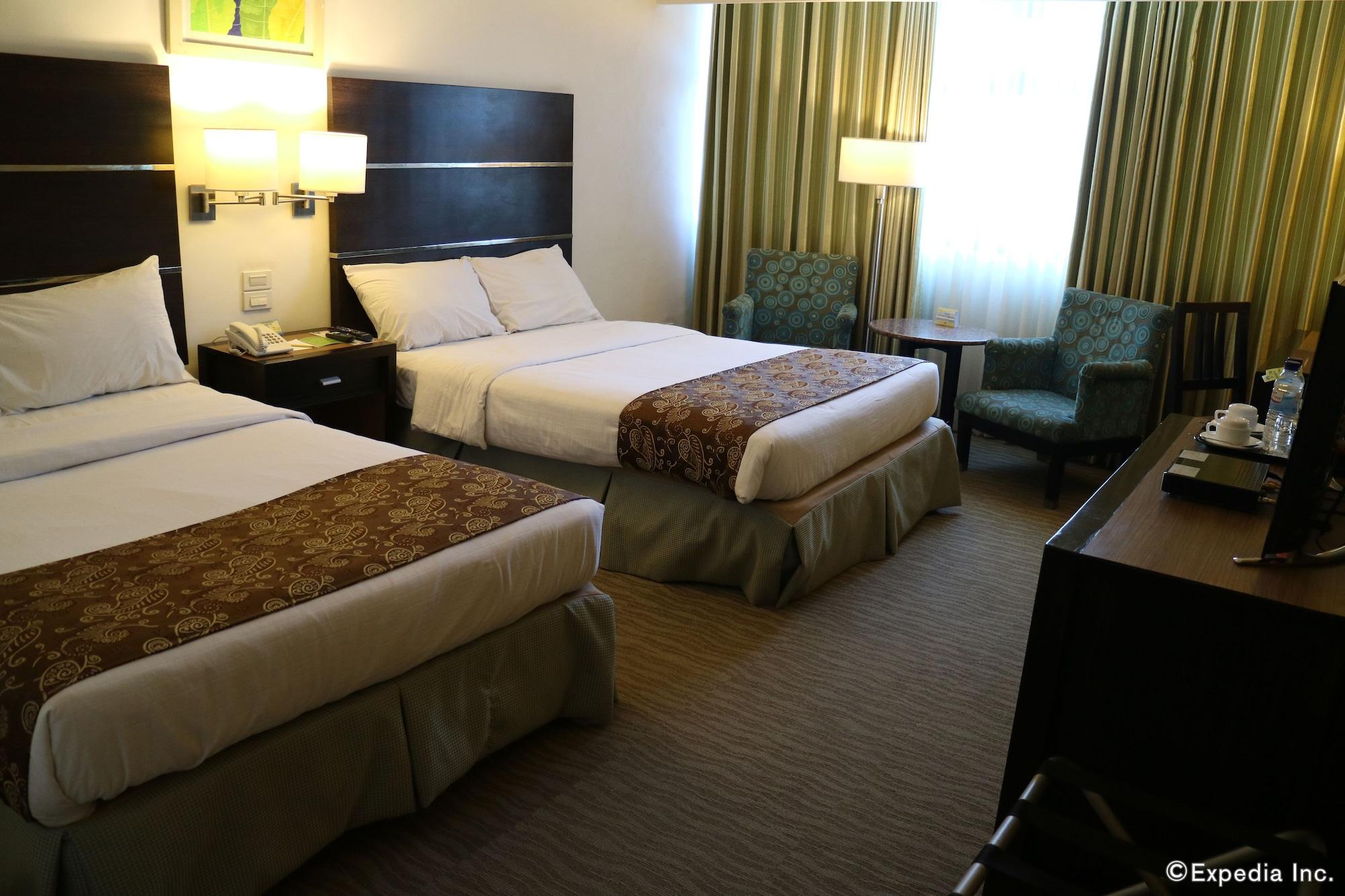 Days Hotel By Wyndham Iloilo Ngoại thất bức ảnh