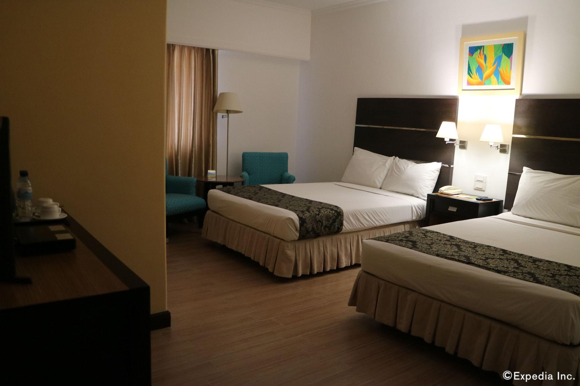Days Hotel By Wyndham Iloilo Ngoại thất bức ảnh