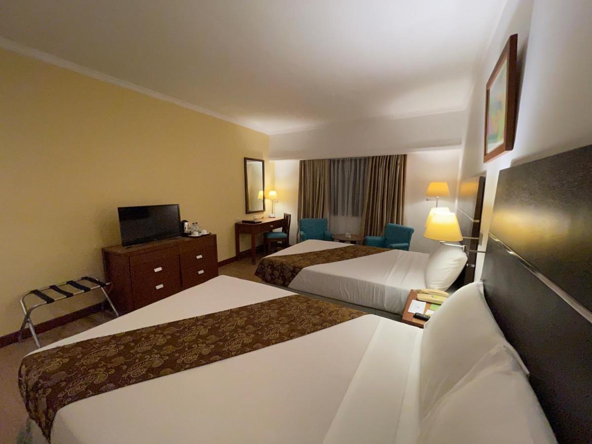 Days Hotel By Wyndham Iloilo Ngoại thất bức ảnh