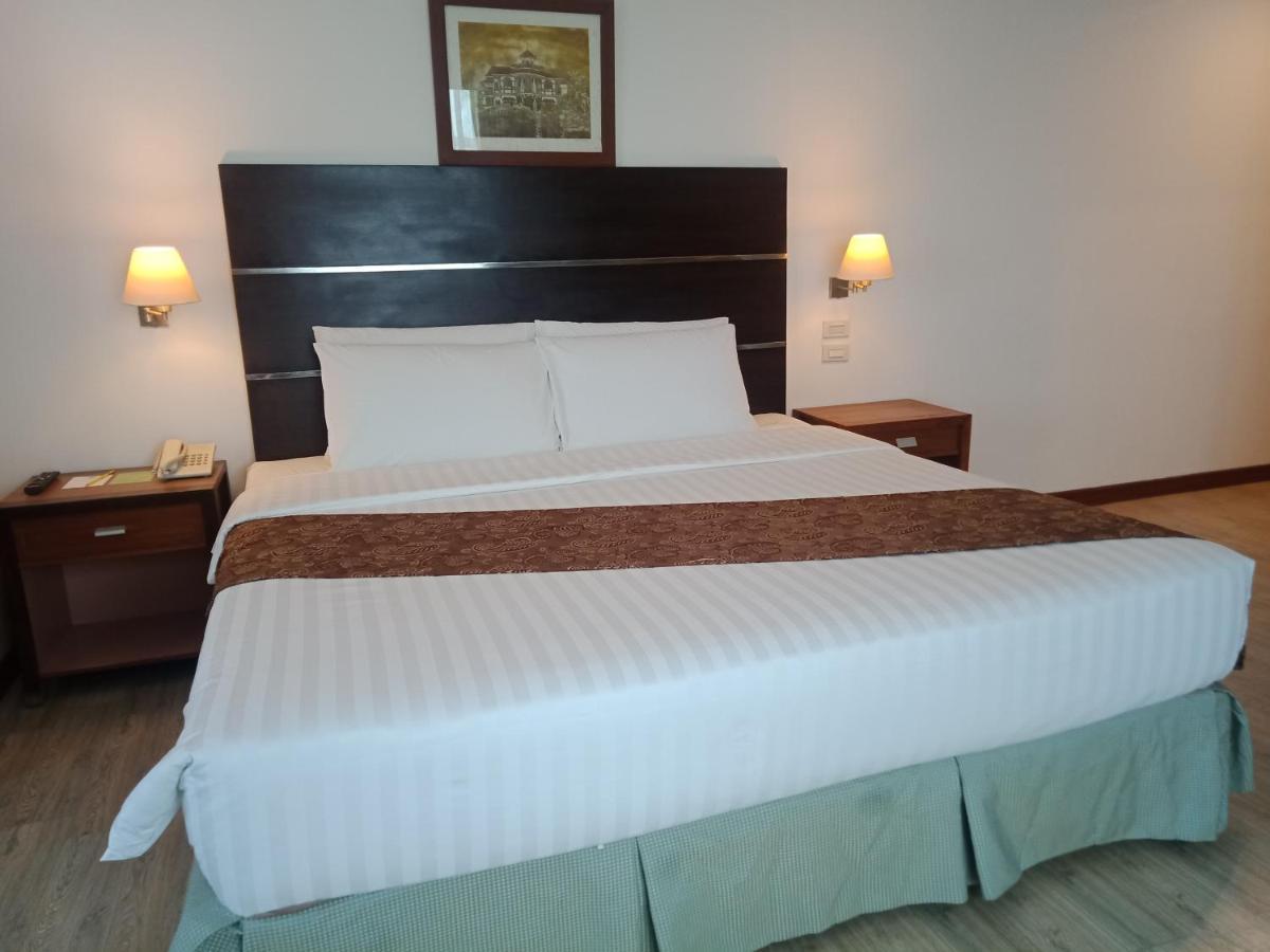 Days Hotel By Wyndham Iloilo Ngoại thất bức ảnh
