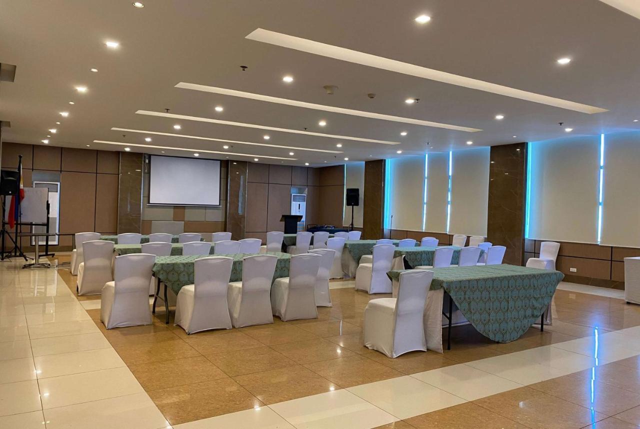 Days Hotel By Wyndham Iloilo Ngoại thất bức ảnh