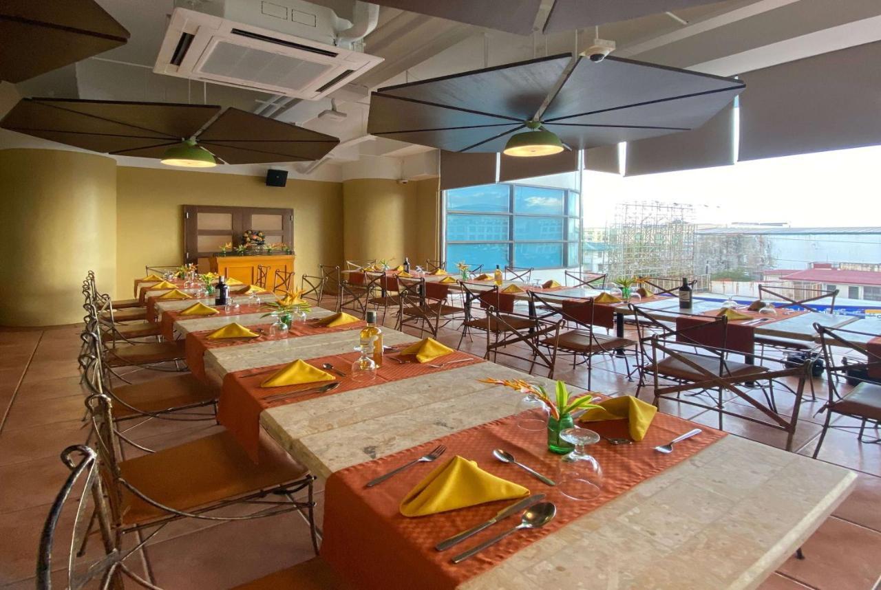 Days Hotel By Wyndham Iloilo Ngoại thất bức ảnh